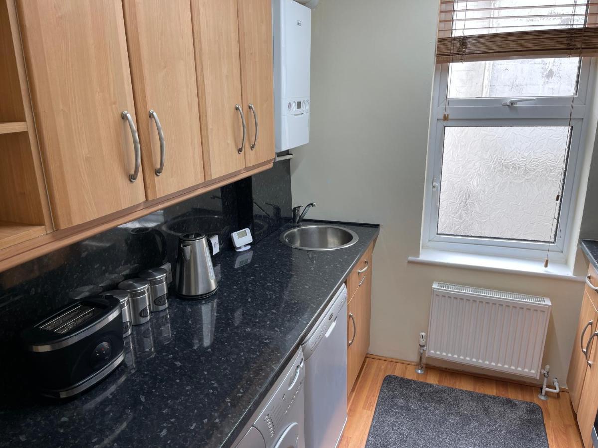 Apartment Harbour View Let - Entire 3 Bedroom Maisonette With Spectacular Harbour And Sea Front Views Sleeps 5 Bridlington